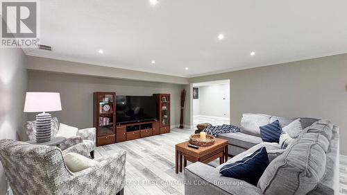 280 William Street E, North Middlesex (Parkhill), ON - Indoor Photo Showing Living Room