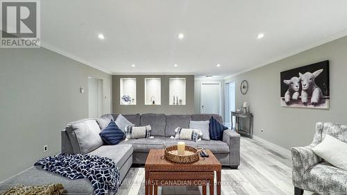 280 William Street E, North Middlesex (Parkhill), ON - Indoor Photo Showing Living Room