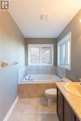 112 Chandler Terrace, Woodstock, ON - Indoor Photo Showing Bathroom