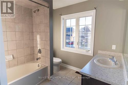 112 Chandler Terrace, Woodstock, ON - Indoor Photo Showing Bathroom