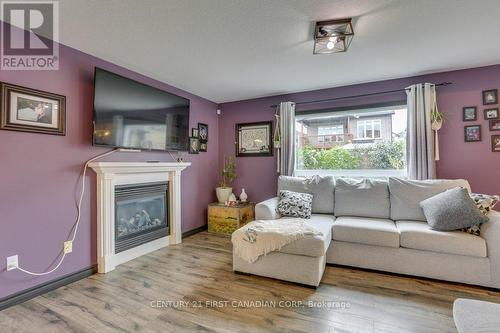 2035 Rollingacres Drive, London, ON - Indoor Photo Showing Living Room With Fireplace