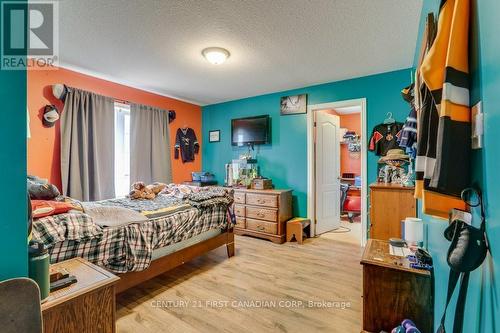 2035 Rollingacres Drive, London, ON - Indoor Photo Showing Bedroom