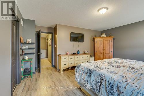 2035 Rollingacres Drive, London, ON - Indoor Photo Showing Bedroom