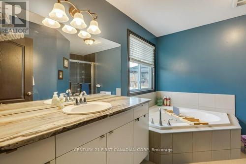 2035 Rollingacres Drive, London, ON - Indoor Photo Showing Bathroom