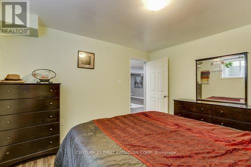 2035 Rollingacres Drive, London, ON - Indoor Photo Showing Bedroom