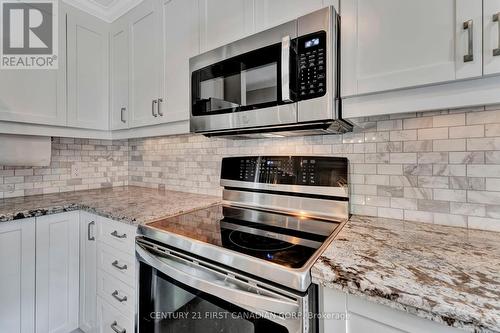 26 Jacqueline Boulevard, Hamilton (Allison), ON - Indoor Photo Showing Kitchen