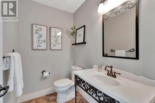 26 Jacqueline Boulevard, Hamilton (Allison), ON - Indoor Photo Showing Bathroom