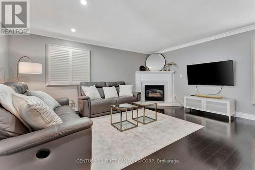 26 Jacqueline Boulevard, Hamilton (Allison), ON - Indoor Photo Showing Living Room With Fireplace