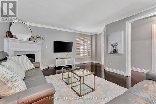 26 Jacqueline Boulevard, Hamilton (Allison), ON - Indoor Photo Showing Living Room