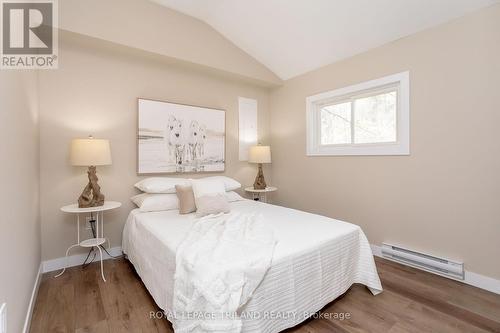 20927 Lakeside Drive, Thames Centre (Thorndale), ON - Indoor Photo Showing Bedroom