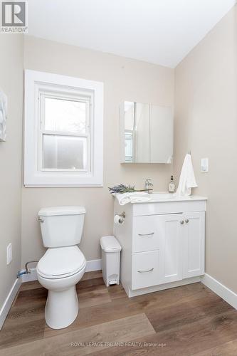 20927 Lakeside Drive, Thames Centre (Thorndale), ON - Indoor Photo Showing Bathroom