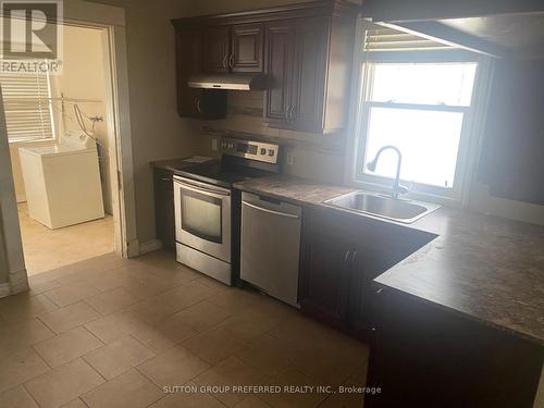 42 Vauxhall Street, London, ON - Indoor Photo Showing Kitchen