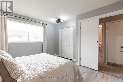 16 Ponderosa Crescent, London, ON - Indoor Photo Showing Bedroom