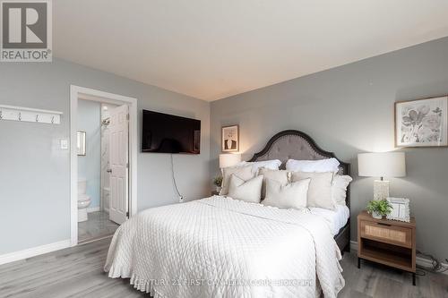 16 Ponderosa Crescent, London, ON - Indoor Photo Showing Bedroom