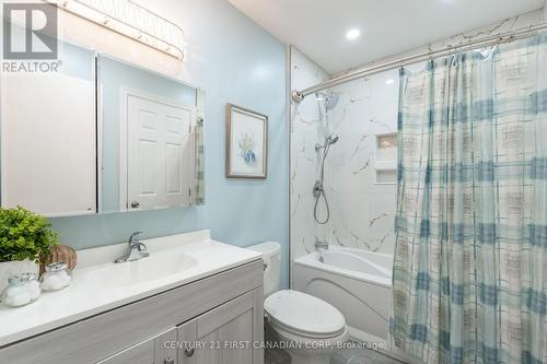 16 Ponderosa Crescent, London, ON - Indoor Photo Showing Bathroom