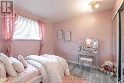 16 Ponderosa Crescent, London, ON - Indoor Photo Showing Bedroom