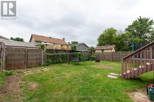 16 Ponderosa Crescent, London, ON - Outdoor