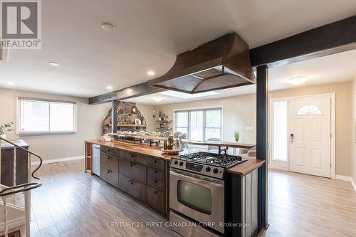 16 Ponderosa Crescent, London, ON - Indoor Photo Showing Kitchen