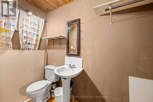 9 Monck Street, Bancroft, ON - Indoor Photo Showing Bathroom