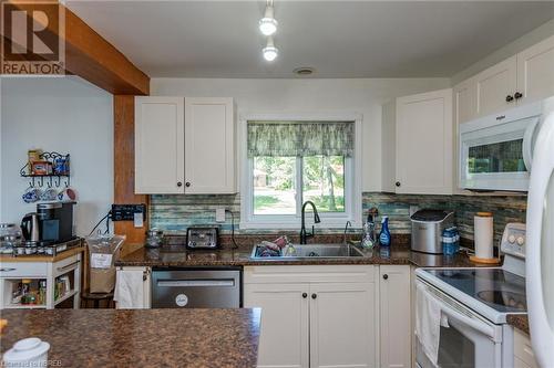 871 Jocko Point Road, North Bay, ON - Indoor Photo Showing Kitchen With Double Sink