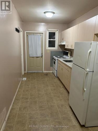 170 College Street W, Belleville, ON - Indoor Photo Showing Kitchen