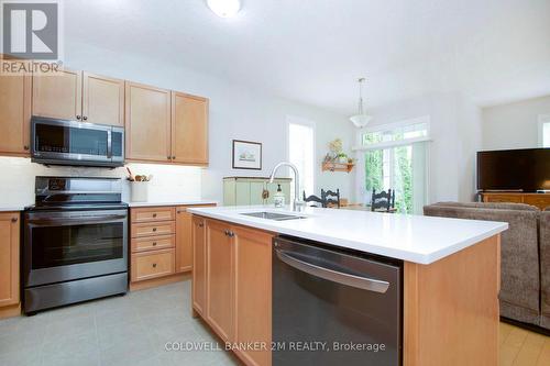 406 - 300 D'Arcy Street, Cobourg, ON - Indoor Photo Showing Kitchen