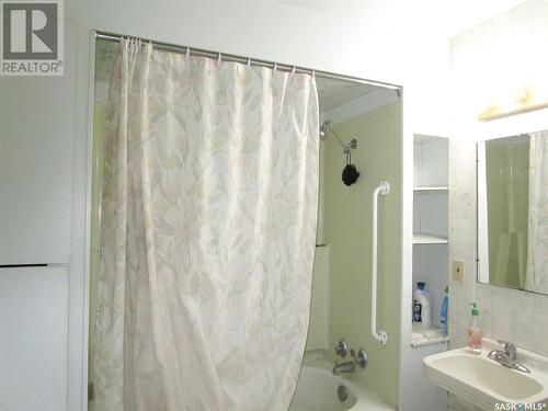 117 Churchill Avenue, Coronach, SK - Indoor Photo Showing Bathroom