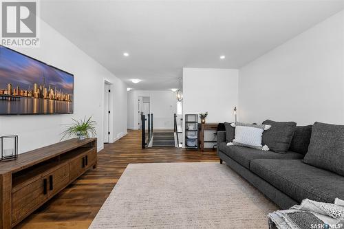 37 Broda Terrace, Moose Jaw, SK - Indoor Photo Showing Living Room