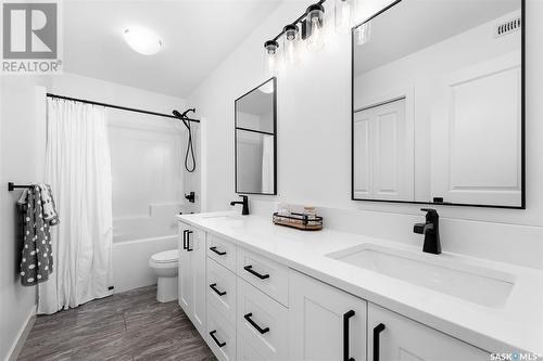 37 Broda Terrace, Moose Jaw, SK - Indoor Photo Showing Bathroom