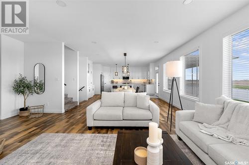 37 Broda Terrace, Moose Jaw, SK - Indoor Photo Showing Living Room