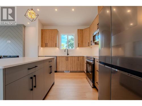 1668 11Th Avenue, Prince George, BC - Indoor Photo Showing Kitchen