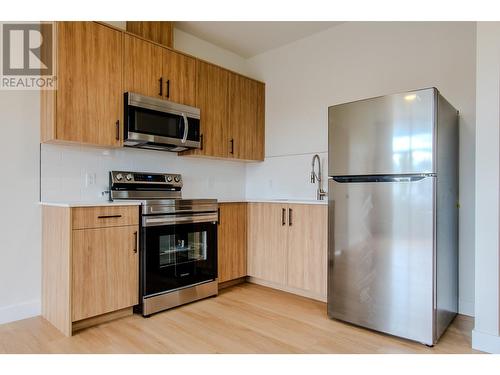 1668 11Th Avenue, Prince George, BC - Indoor Photo Showing Kitchen