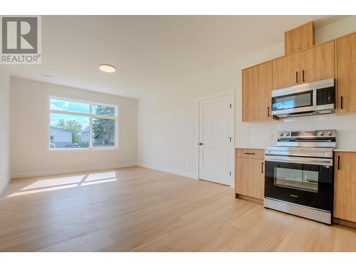 1668 11Th Avenue, Prince George, BC - Indoor Photo Showing Kitchen