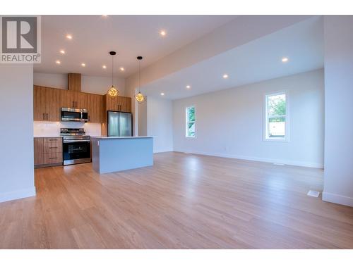 1668 11Th Avenue, Prince George, BC - Indoor Photo Showing Kitchen