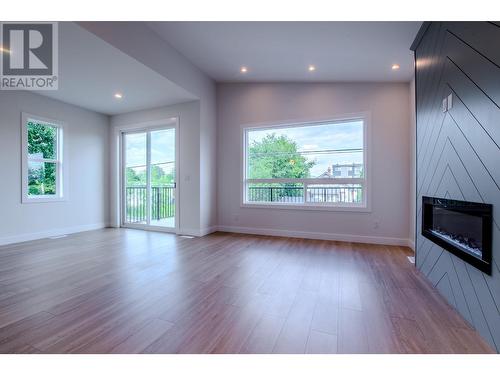 1668 11Th Avenue, Prince George, BC - Indoor Photo Showing Kitchen