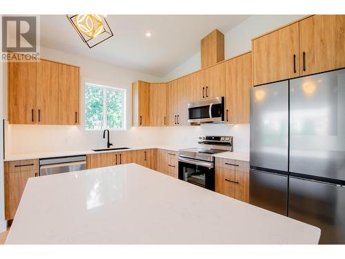 1668 11Th Avenue, Prince George, BC - Indoor Photo Showing Kitchen