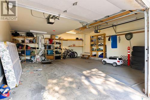 1146 Fort Street, Regina, SK - Indoor Photo Showing Garage