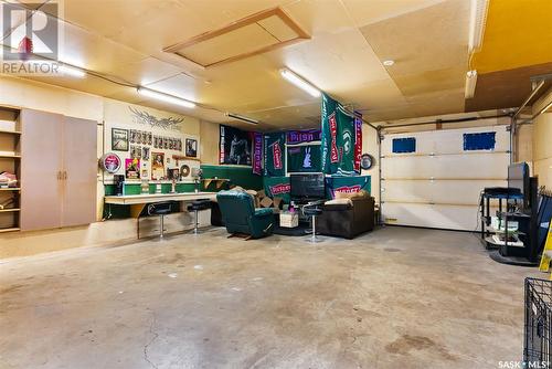 1146 Fort Street, Regina, SK - Indoor Photo Showing Garage