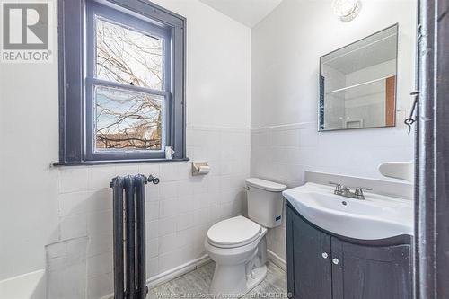 368 Partington, Windsor, ON - Indoor Photo Showing Bathroom