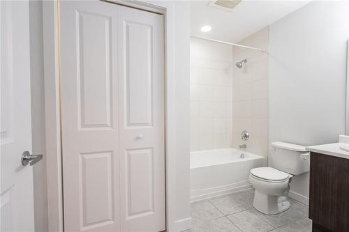 90 Charlton Avenue W|Unit #308, Hamilton, ON - Indoor Photo Showing Bathroom