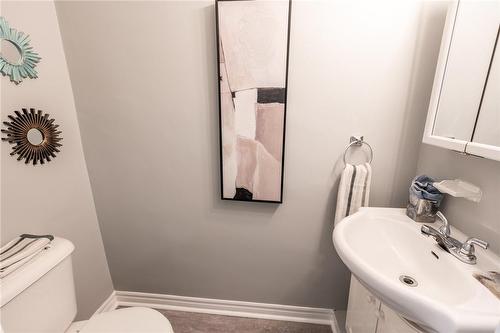 27 Woodman Drive N, Hamilton, ON - Indoor Photo Showing Bathroom