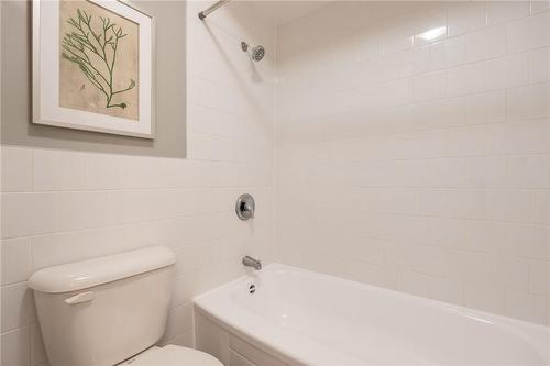 27 Woodman Drive N, Hamilton, ON - Indoor Photo Showing Bathroom