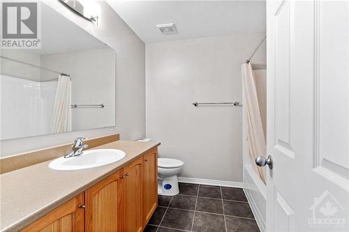 313 Silbrass Private, Ottawa, ON - Indoor Photo Showing Bathroom