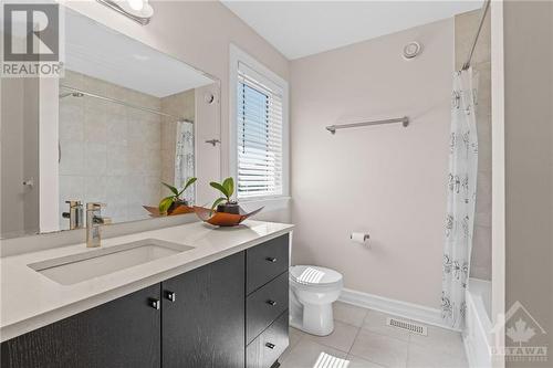 2560 Half Moon Bay Road, Ottawa, ON - Indoor Photo Showing Bathroom