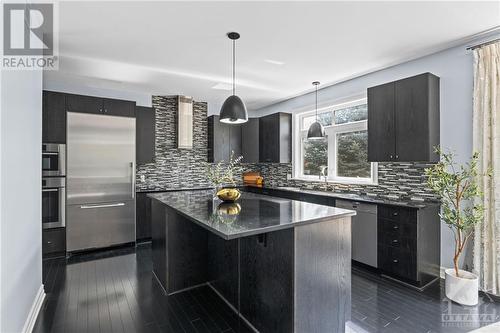 2560 Half Moon Bay Road, Ottawa, ON - Indoor Photo Showing Kitchen With Upgraded Kitchen