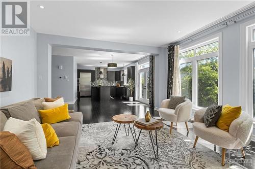 2560 Half Moon Bay Road, Ottawa, ON - Indoor Photo Showing Living Room