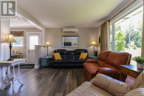 500 Ketchum Road, Kingston, NB - Indoor Photo Showing Living Room