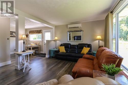 500 Ketchum Road, Kingston, NB - Indoor Photo Showing Living Room