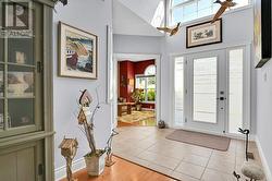 Front entrance with 16 foot ceilings - 