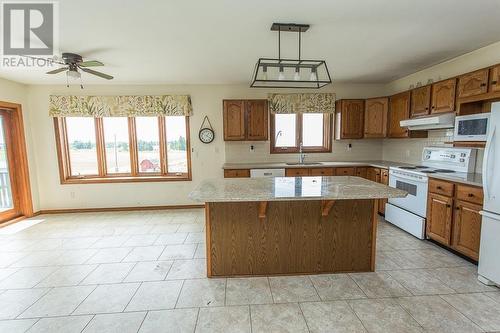 2854 Government Rd|Tarbutt And Tarbutt Additional Township, Desbarats, ON - Indoor Photo Showing Kitchen